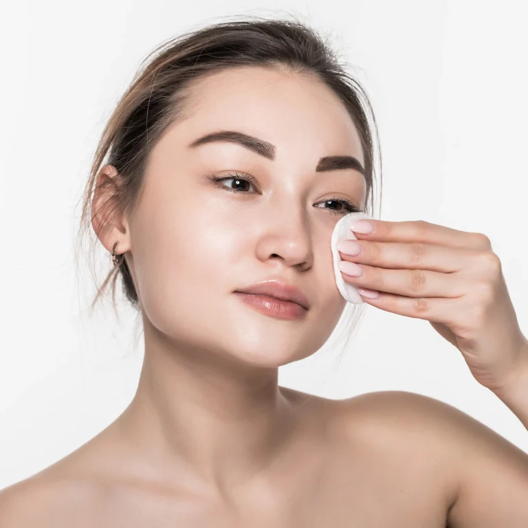 asian-woman-cleansing-face