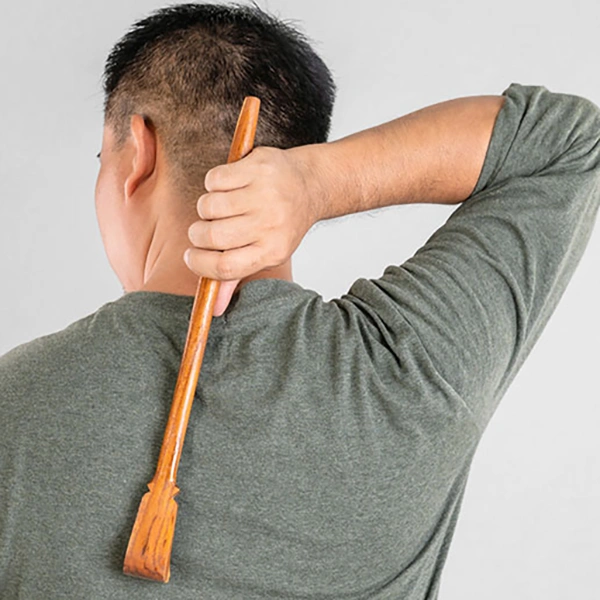 man-scratching-his-back-how-to-prevent-dry-skin